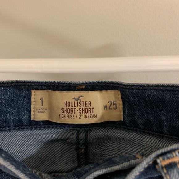 HOLLISTER High Rise Short - Picture 2 of 3